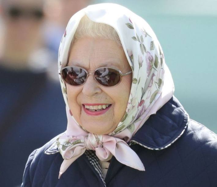 I Had Never Noticed This Striking Resemblance Between Elizabeth II and Her Grandmother Mary of Teck