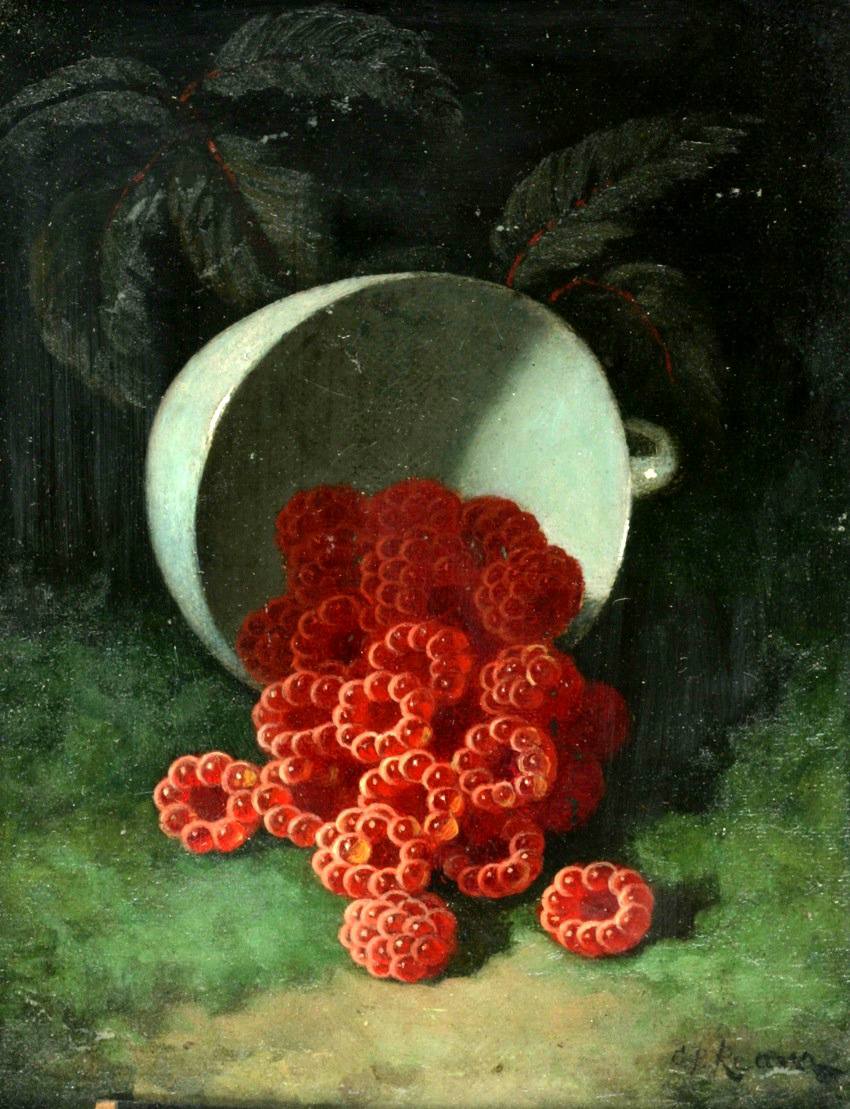 Peinture de framboises mûres répandues d'une tasse blanche renversée sur la mousse, devant un fond sombre orné de feuilles. Signature de l'artiste en bas à droite.