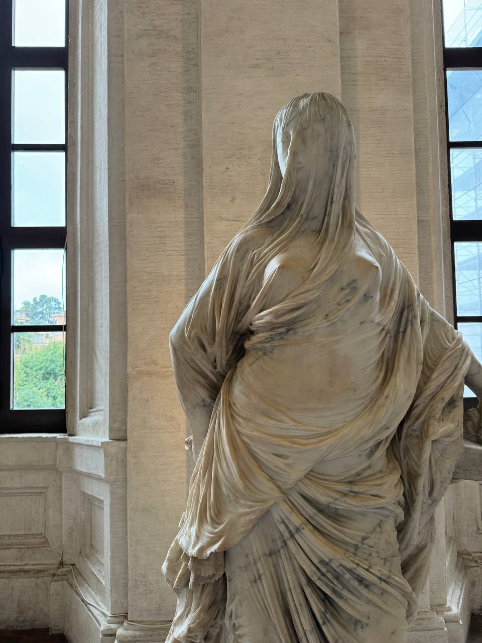 La Vestale Tuccia en marbre d'Antonio Corradini, 1743, au palais Barberini