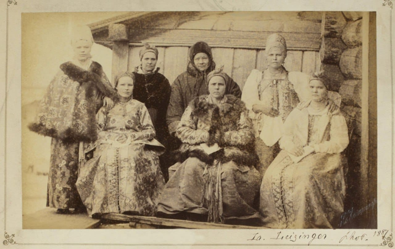 Les femmes de la ville de Mezen, dans le gouvernement d'Arkhangelsk, dans les années 1900