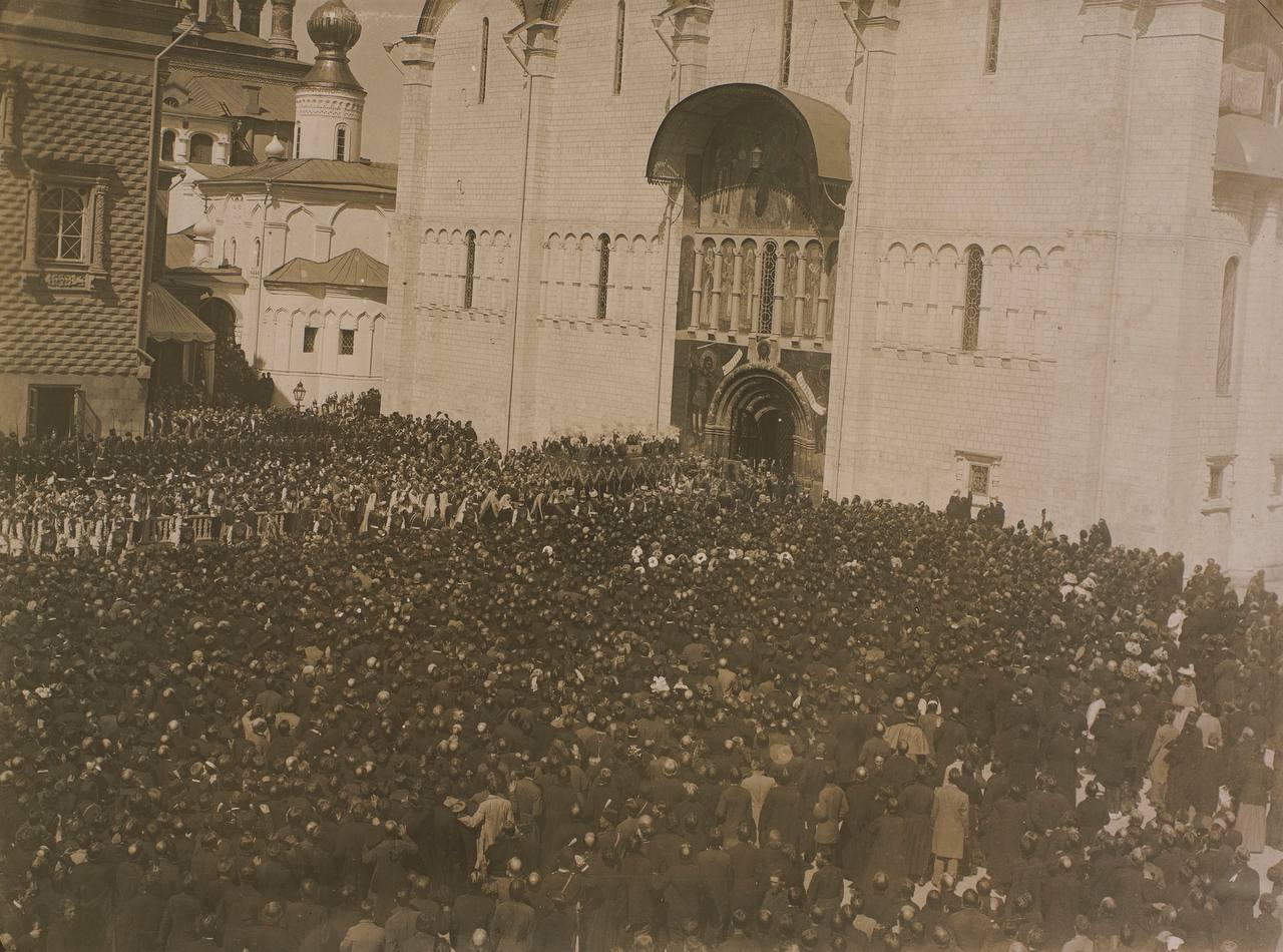On 14 May 1896, Nicholas II was crowned