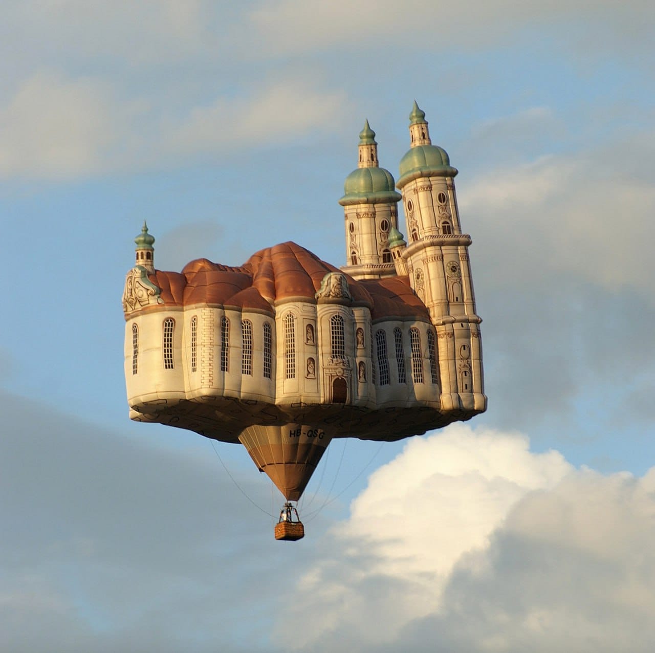 Cathédrale volante de Jan Keser et Martin Zimmermann pour les 200 ans du canton de Saint-Gall