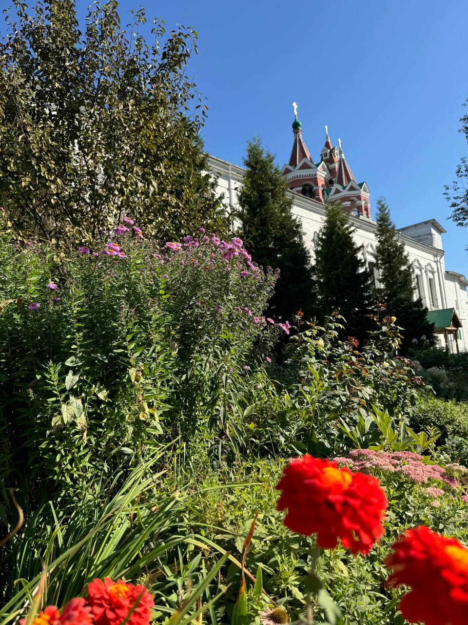 Not far from Moscow stands one of the foremost Orthodox monasteries, Savvino-Storozhevsky, founded in 1398 by the Venerable Sabbas, the Wonderworker of Zvenigorod