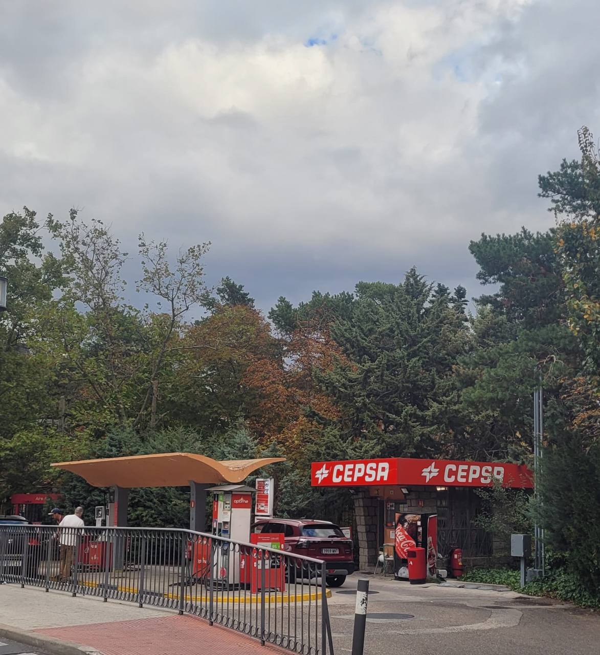 Modernism Everywhere, Each to His Own: A Petrol Station in Madrid on San Lorenzo de El Escorial and a Petrol Station Opposite the Cathedral of Christ the Saviour in Moscow