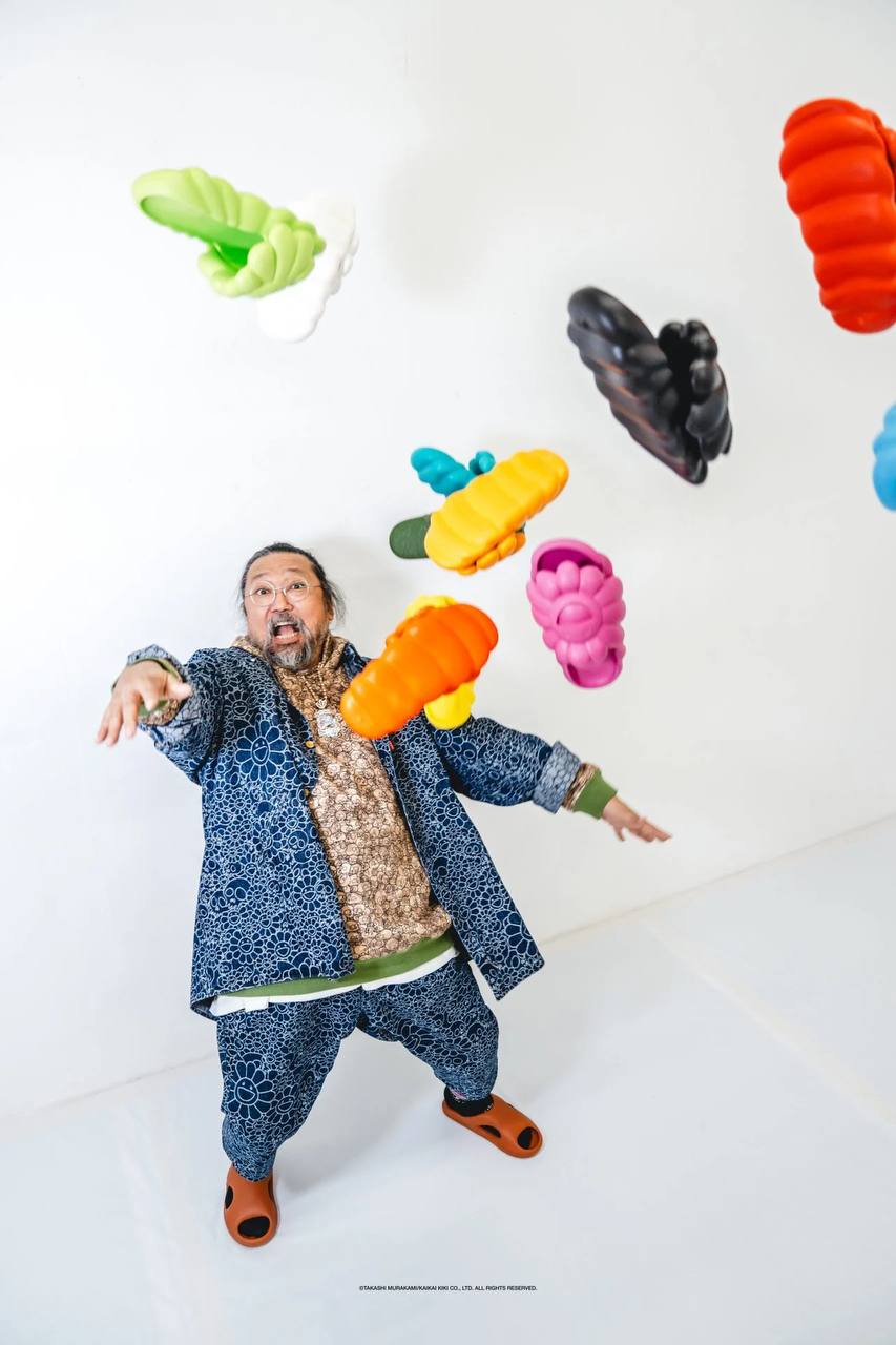 L'artiste japonais contemporain Takashi Murakami fabrique désormais des chaussures