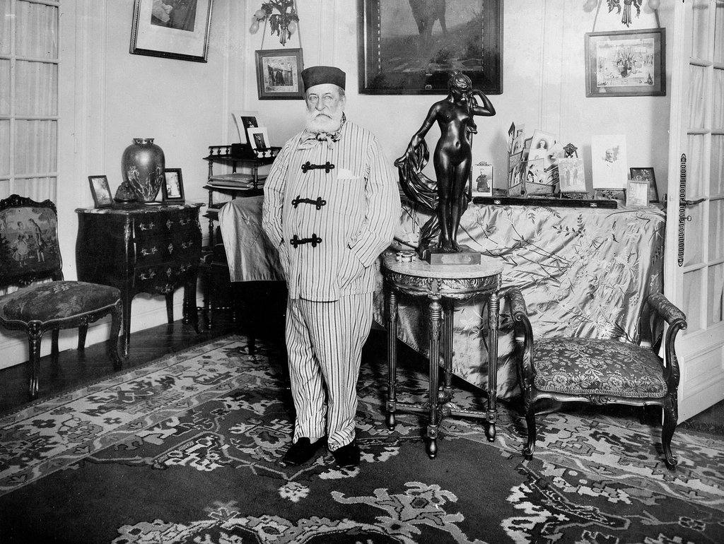 Splendid pyjamas, Monsieur Saint-Saëns!