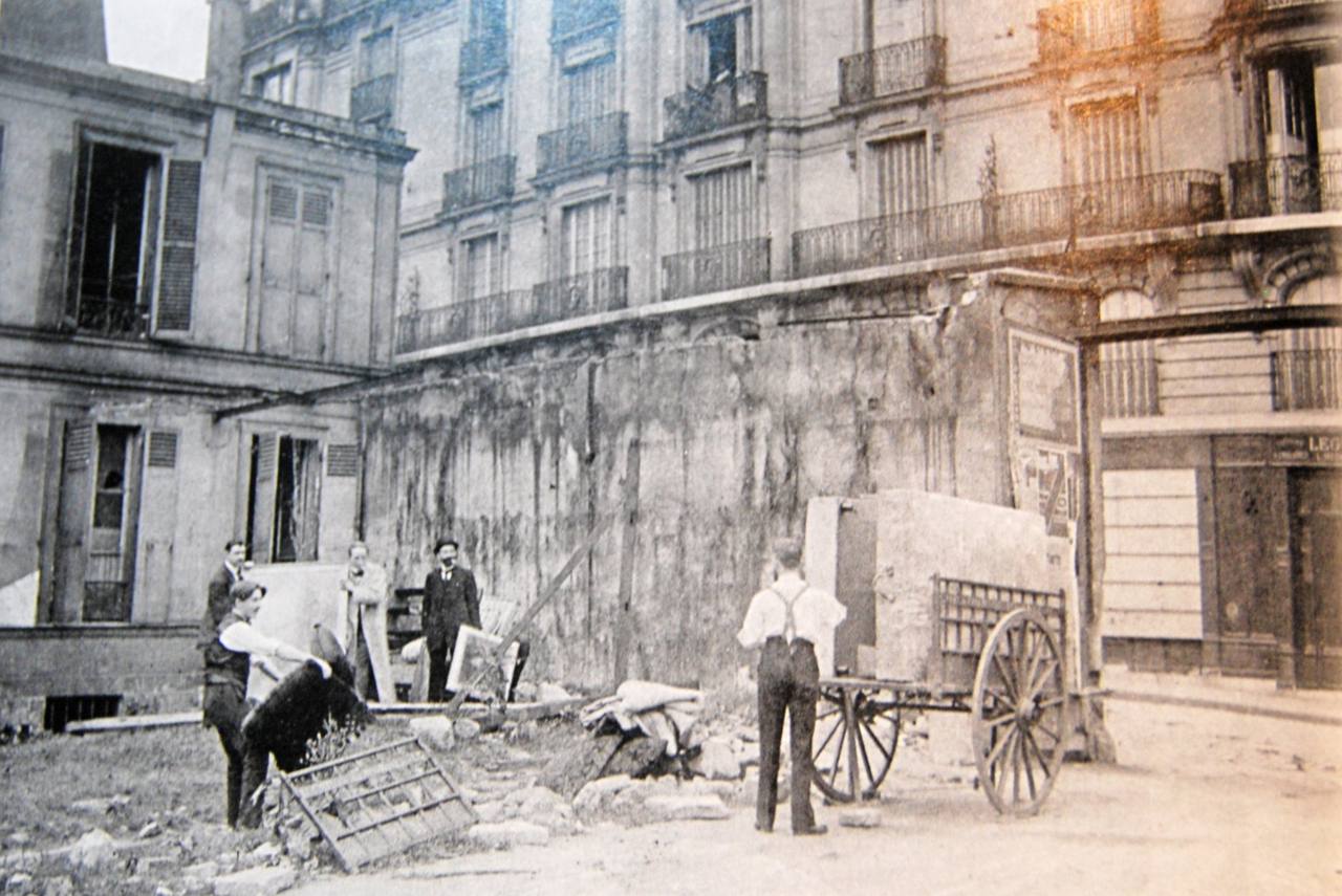 Amedeo Modigliani déménage de la rue du Delta à la rue Dancourt en 1913