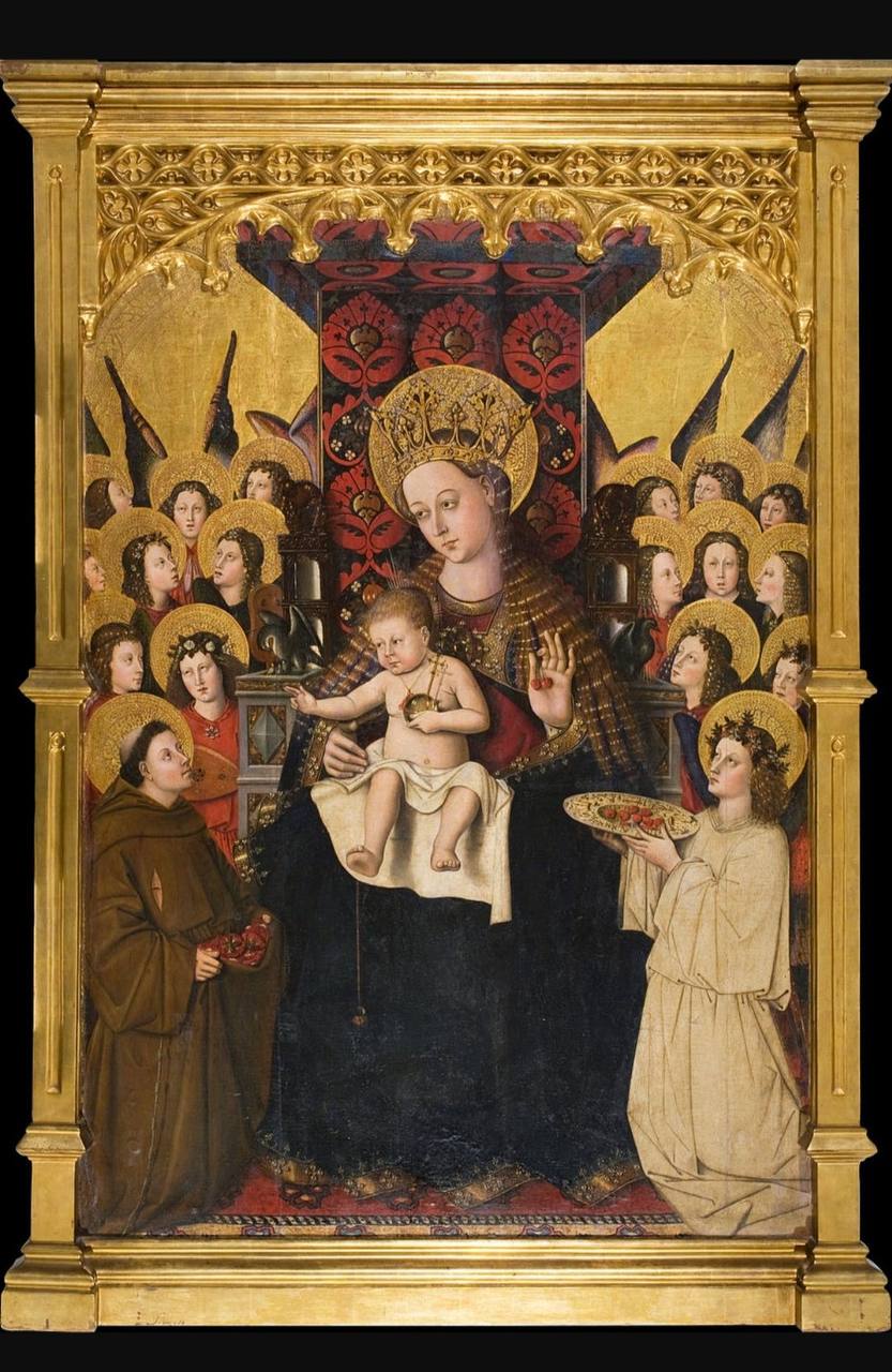 Madonna and Child enthroned in a gilded frame, surrounded by angels, with a friar in a Franciscan habit on the left and a kneeling angel holding a dish on the right.