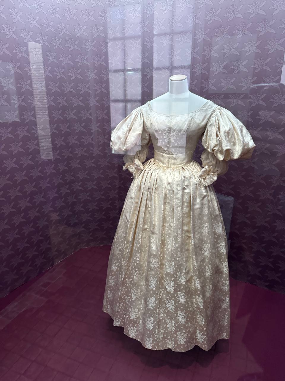1834 жылғы үйлену көйлегі