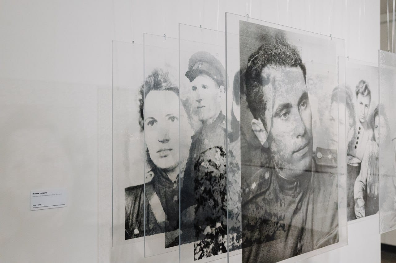 Today we talk to the art historian Sergey Popov, founder of the pop/off/art gallery, about how the gallery works with artists' legacies