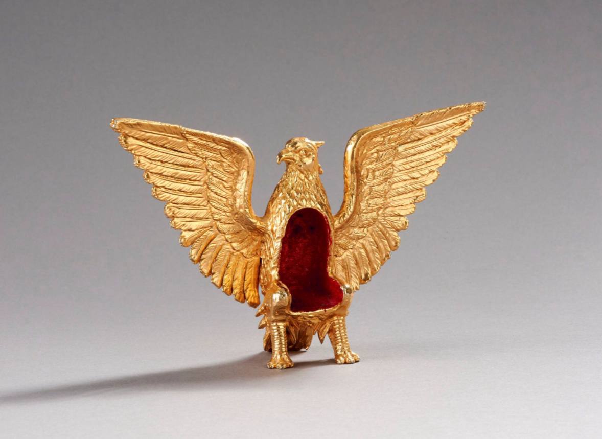 In 1977 the self-proclaimed Emperor of Central Africa, the dictator Bokassa I, presented the guests of honour at his coronation with gilded replicas of his own throne