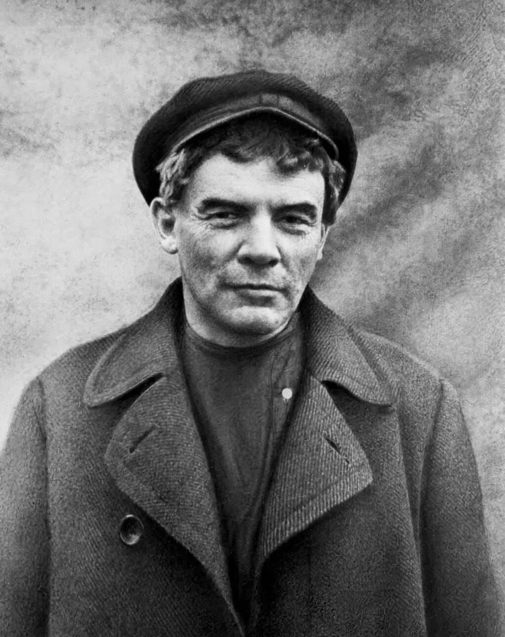 Lenin in a Wig, August 1917