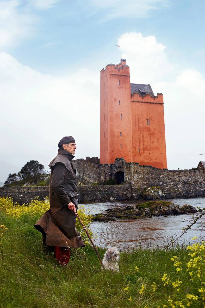 Jeremy Irons Lives in a Restored 15th-Century Irish Castle