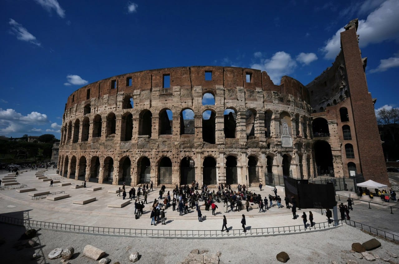 Large-scale restoration of the Colosseum completed: to be precise, of the area beneath the lost part of the colonnade and the semicircular piazza before the arena, where Roman spectators once crowded under two galleries of marble columns up to 50 metres h