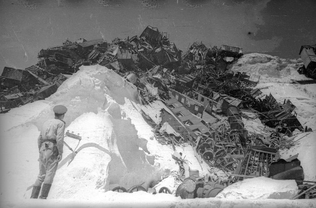 1944 жылғы мамырда Севастопольдегі талқандалған неміс техникасы