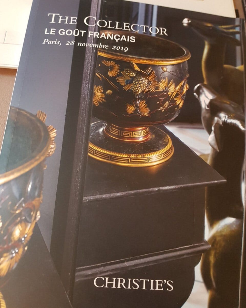 Vase français Christofle de la fin du XIXe siècle orné de libellules, en couverture de Christie's