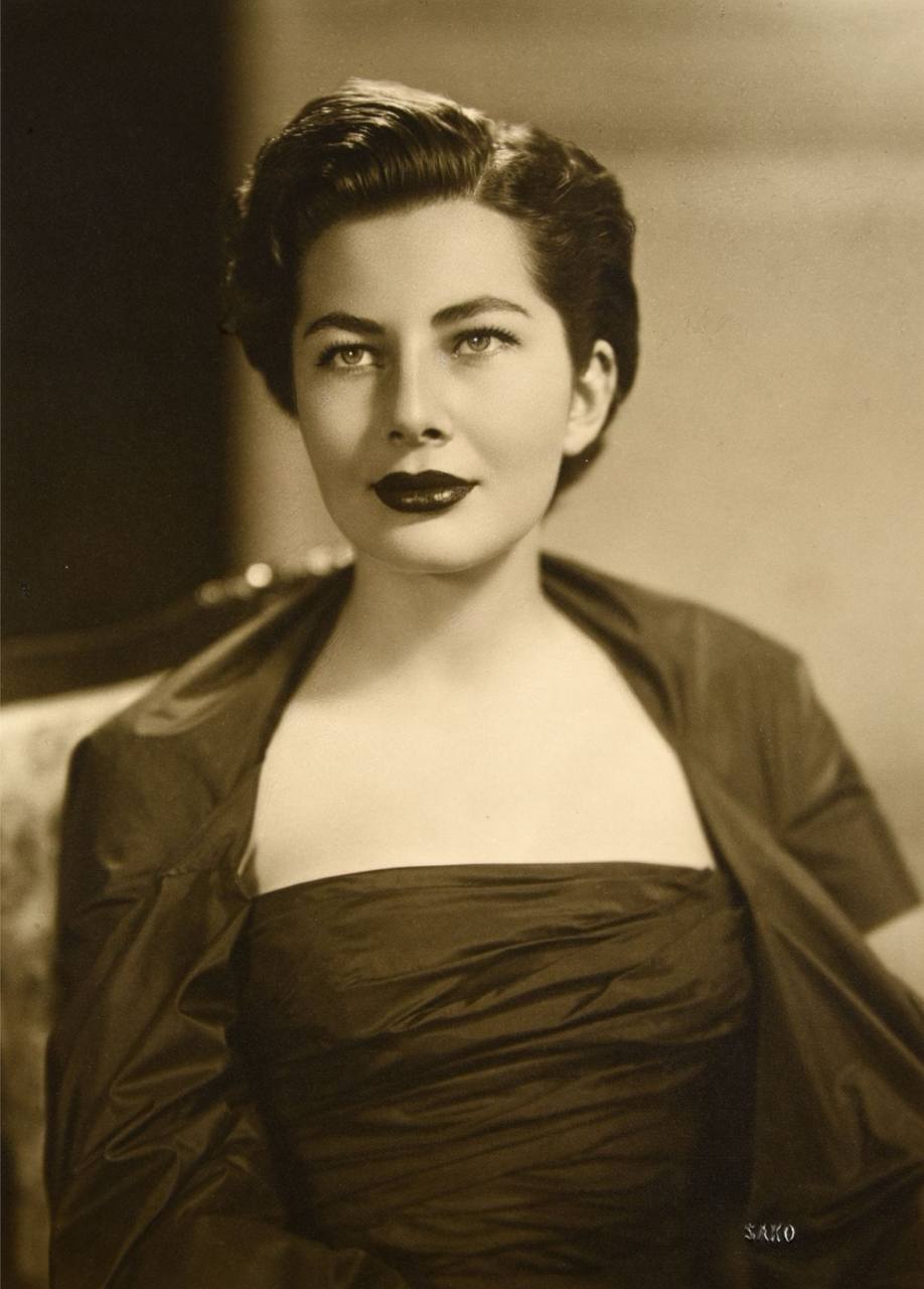 Impératrice ou reine d'Iran : Soraya en 1953