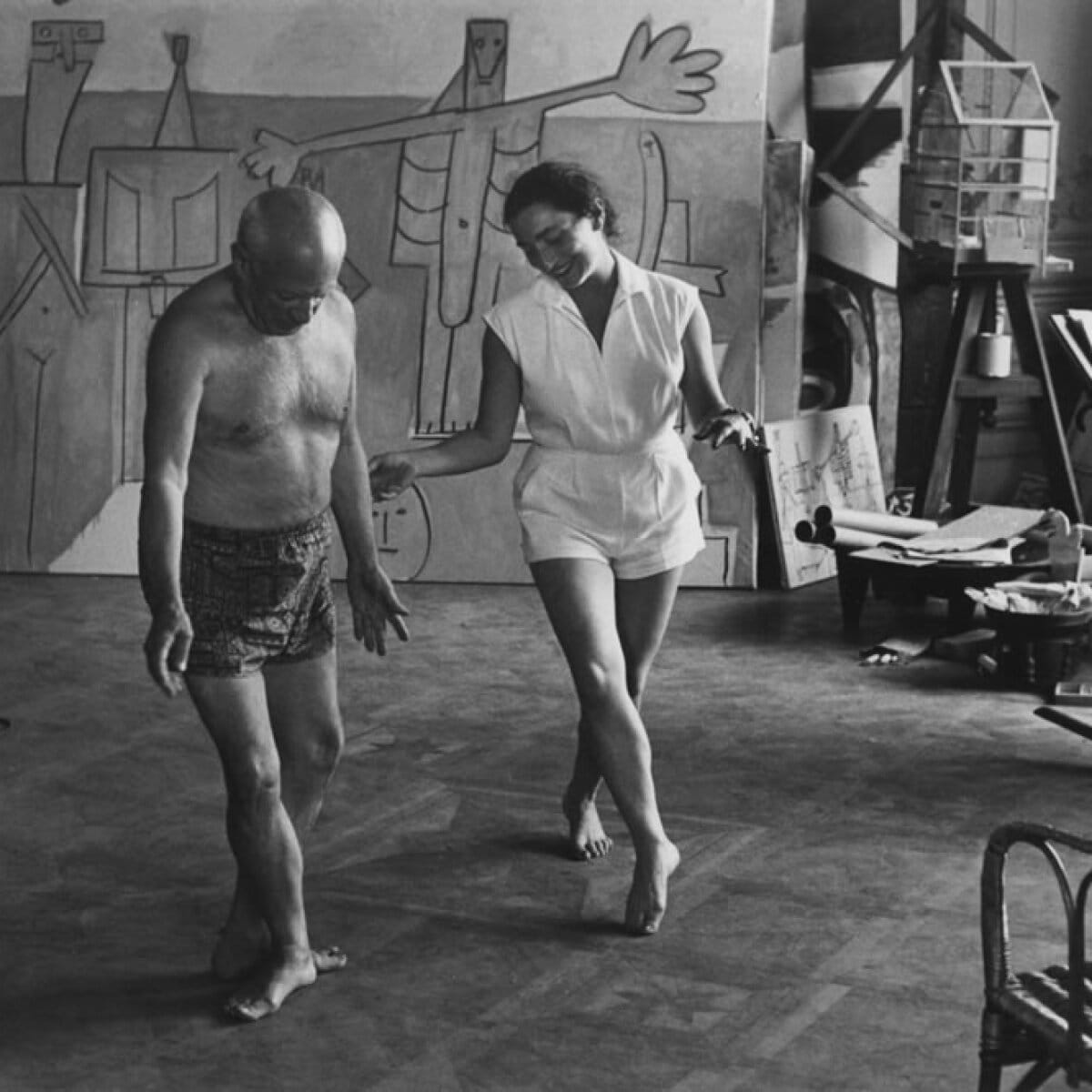 In February 1961, the loss of Picasso's Femme dans un fauteuil of 1918 was discovered at the student union building of the University of Pittsburgh