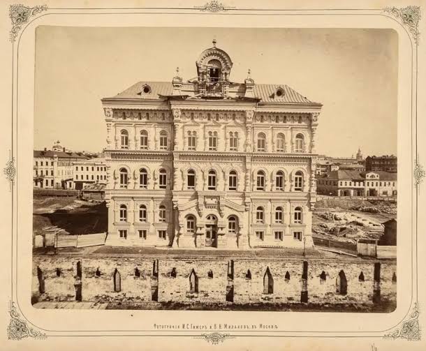Songez-y : le Musée polytechnique est fermé depuis 2013, et l'on peut dire qu'une génération entière de visiteurs se voit privée de la possibilité de franchir le seuil de cet édifice unique