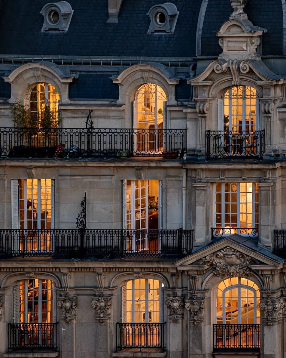 Pendant Art Basel, Sotheby's ouvrira cette année à Paris un appartement d'exposition rue de Rivoli, avec vue sur le jardin des Tuileries, où seront présentées des œuvres pour près de 150 millions de dollars