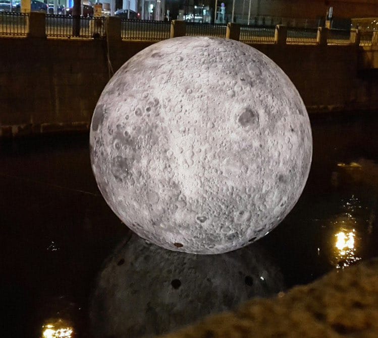But shocking models of the Moon can be found not only in Rochester Cathedral