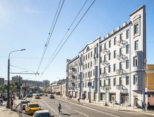Moscow's flat houses and the irregular shape of building plots