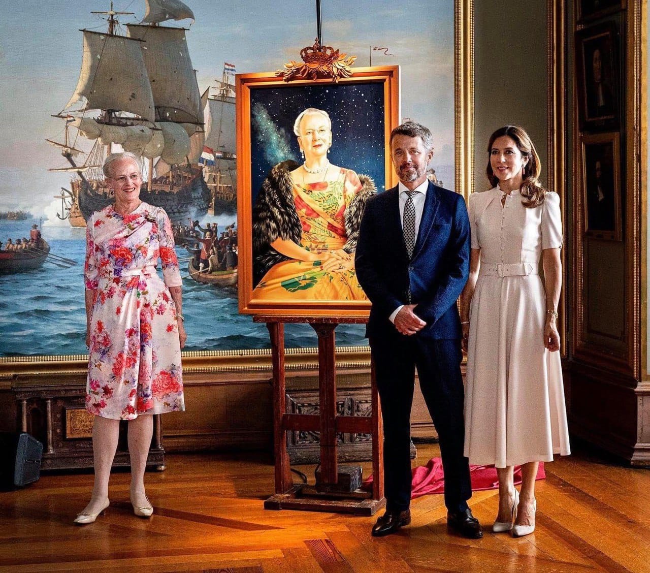 🇩🇰 Queen Margrethe II of Denmark, Crown Prince Frederik and Crown Princess Mary at the presentation of the Queen's portrait, marking her 80th birthday, at Frederiksborg Castle