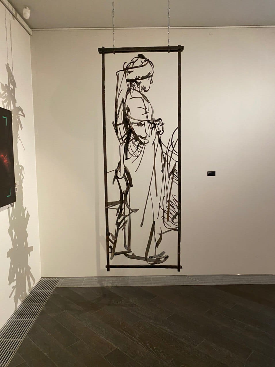 Today's catches: the modest figurines of the Kukryniksy, a rethinking of Rembrandt's graphic work in the sculptures of Dmitry Gutov, the amusing trinkets of Vlad Yefimov and the paper artefacts of Yasha Kazhdan