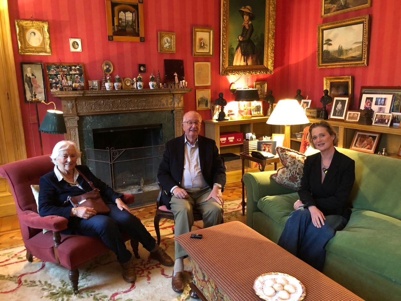 Le roi honoraire des Belges Albert II, la reine Paola et Delphine de Saxe-Cobourg-Gotha