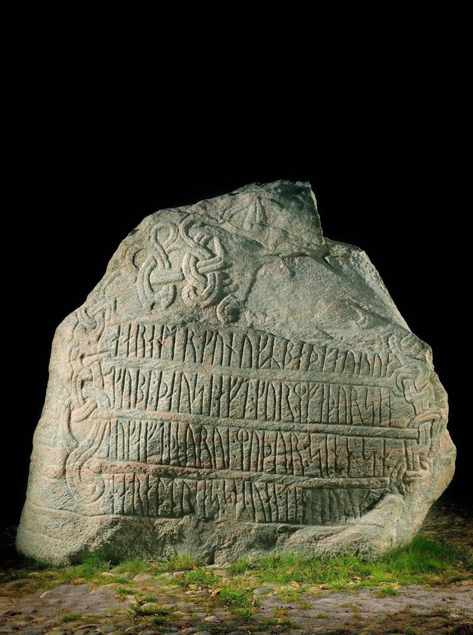 The inscription on the stone records the conquests of Harald Bluetooth and serves to commemorate his parents, Gorm the Old and Thyra