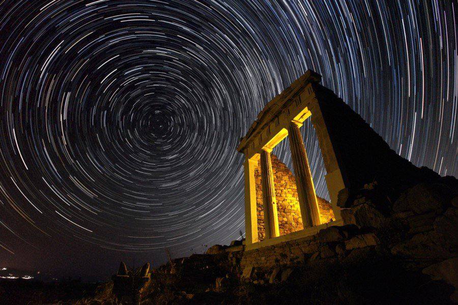 Les deux plus belles choses que j'aie vues cette année : le somptueux gâteau de mon anniversaire et ces images incroyables de l'astrophotographe Lukas Hapsis, prises sur l'île grecque de Délos