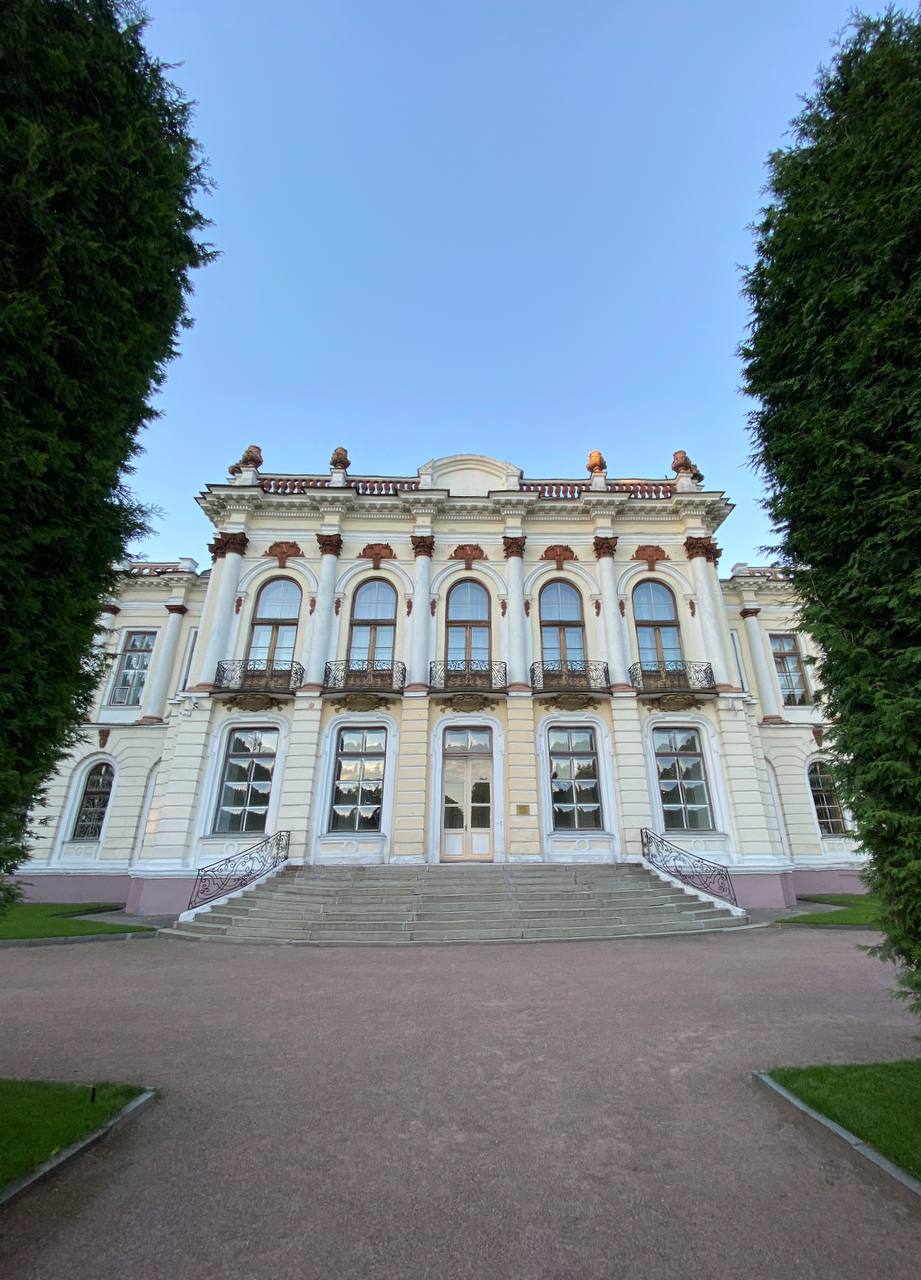 Russian Eclectic Pseudo-Baroque Strikes Straight to the Heart