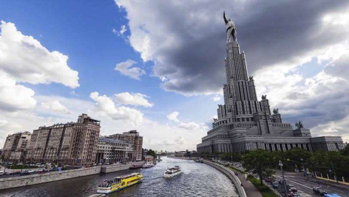 Visualisations of Moscow with the 415-metre Palace of Soviets, had it been built