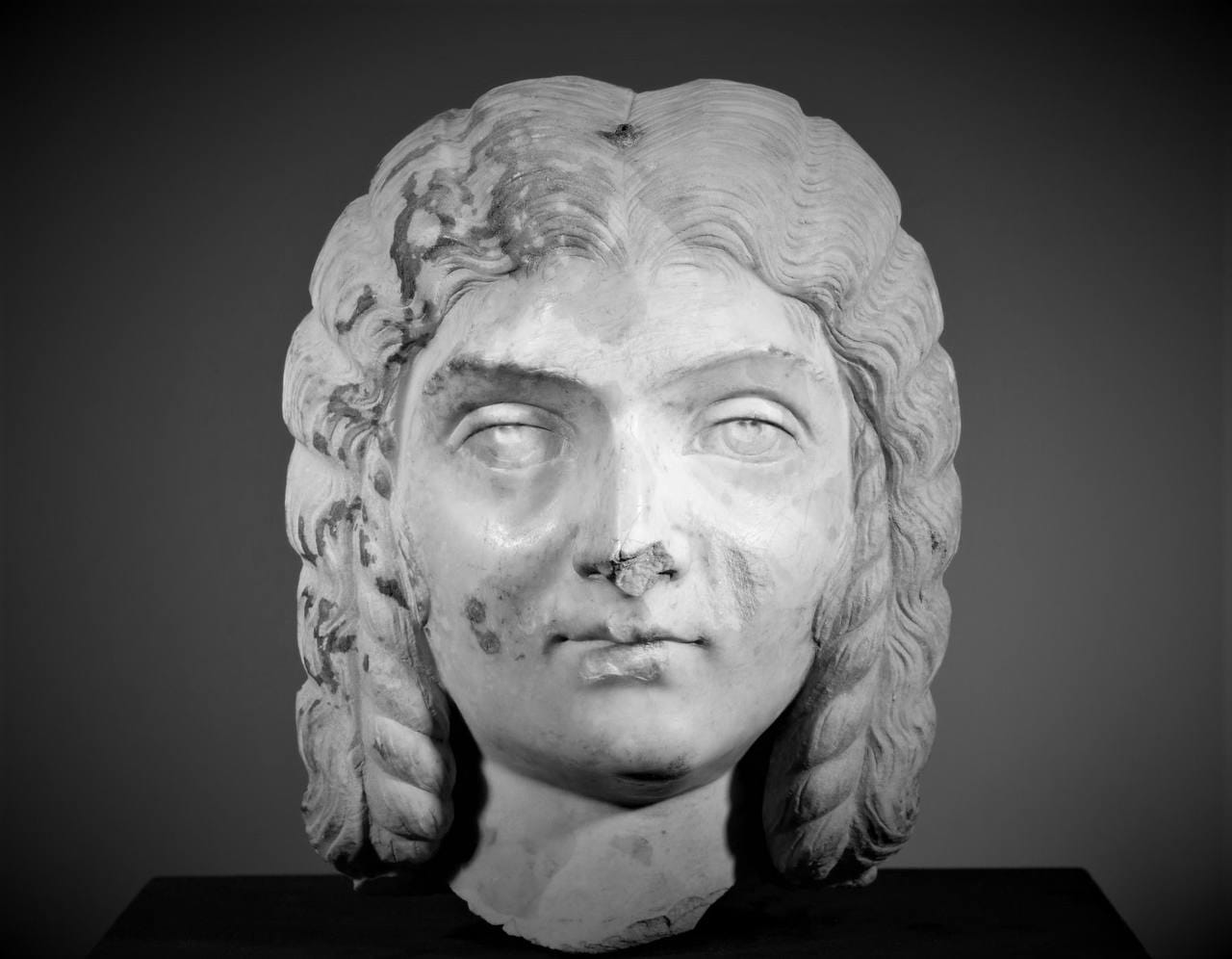 Hairstyle of Empress Julia Domna, wife of Septimius Severus, on a coin