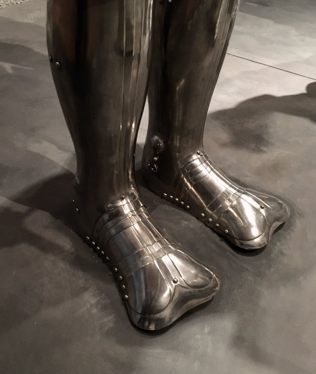 À quoi ressemblerait une collaboration chevaleresque Balenciaga x Maison Margiela Tabi