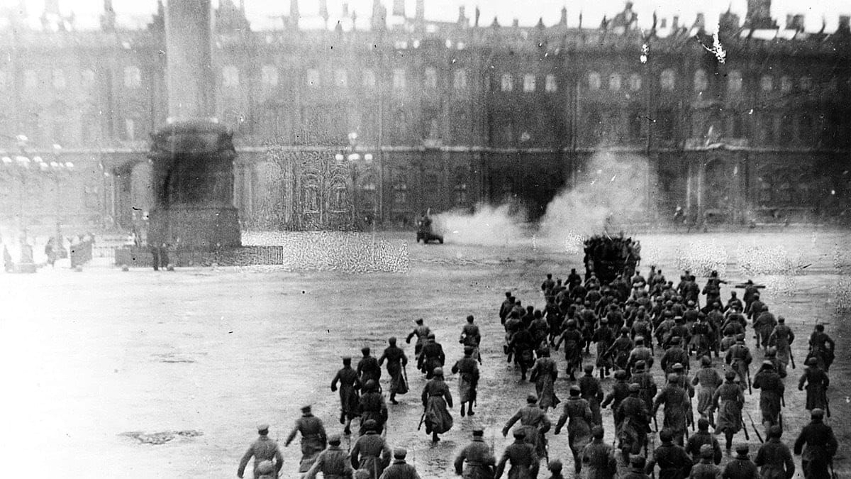 On 7 November 1917 the storming of the Winter Palace took place, the seat of the Provisional Government