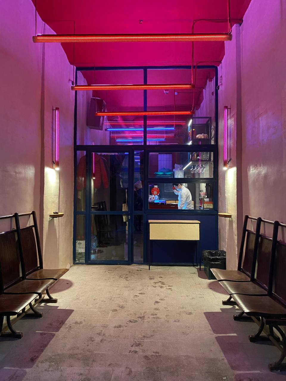 Thonet Brothers armchairs in a Tverskaya bistro and the history of the Vienna chair