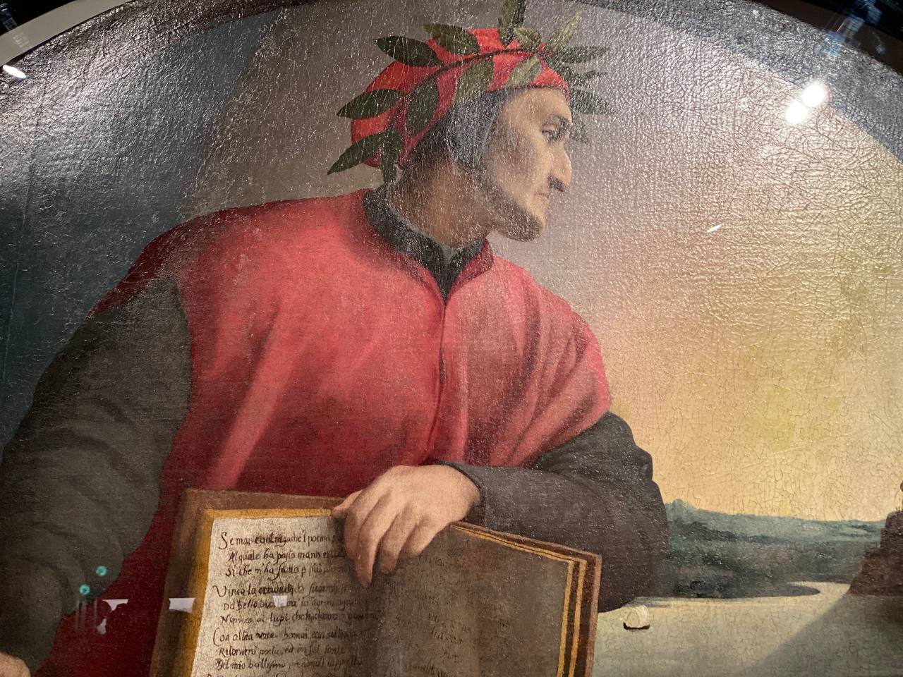 Le portrait allégorique de Dante, peint en 1532‒1533 par Agnolo Bronzino, peintre de cour de la famille Médicis, sera exposé à Moscou jusqu'au 20 février au Centre Voznessenski, dans une exposition placée sous le commissariat de Viktoria Markova, conserva