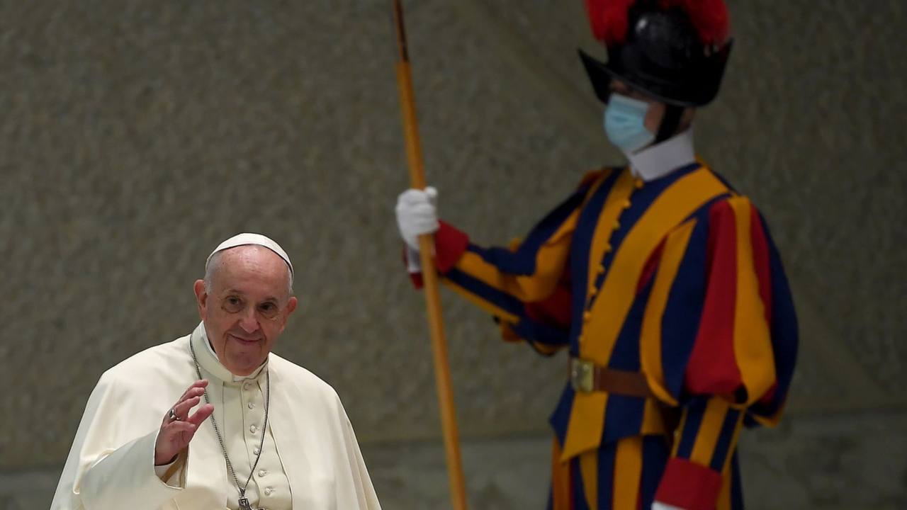 Le pape François se rend en personne à l'ambassade de Russie à Rome au sujet de l'Ukraine