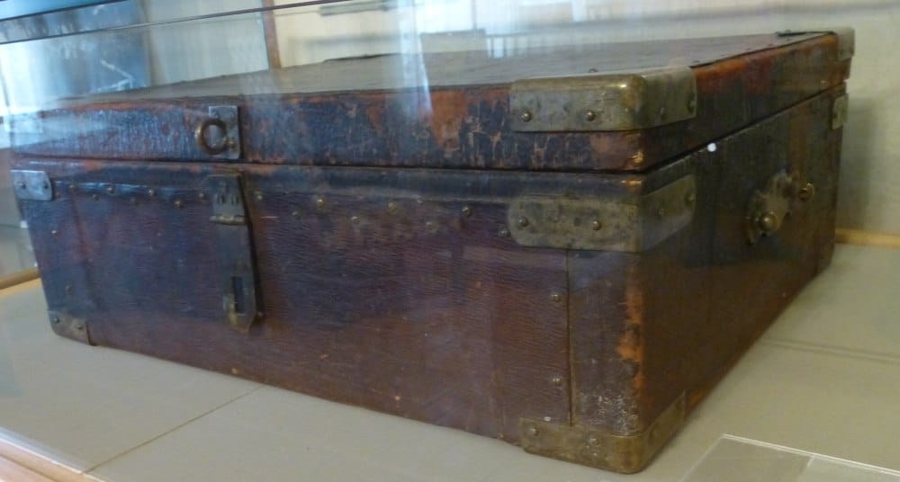Valise de Mendeleïev au musée du domaine de Boblovo et son artisanat d'étuis