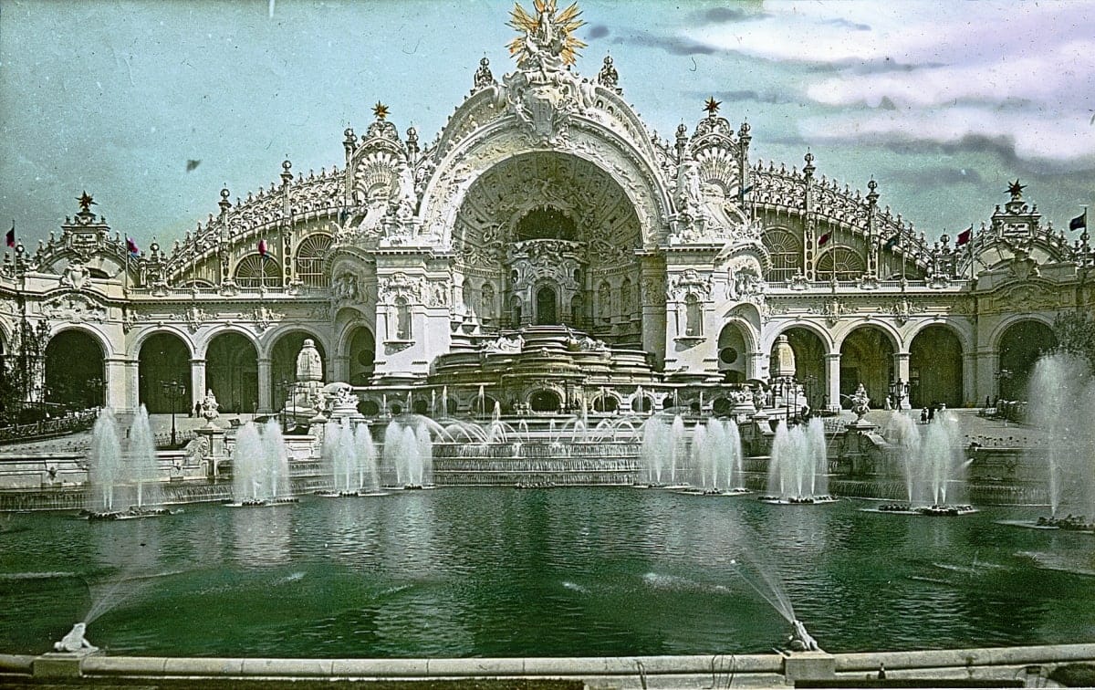 Париждегі 1900 жылғы Дүниежүзілік көрмедегі Эжен Энар жобалаған Электр сарайы