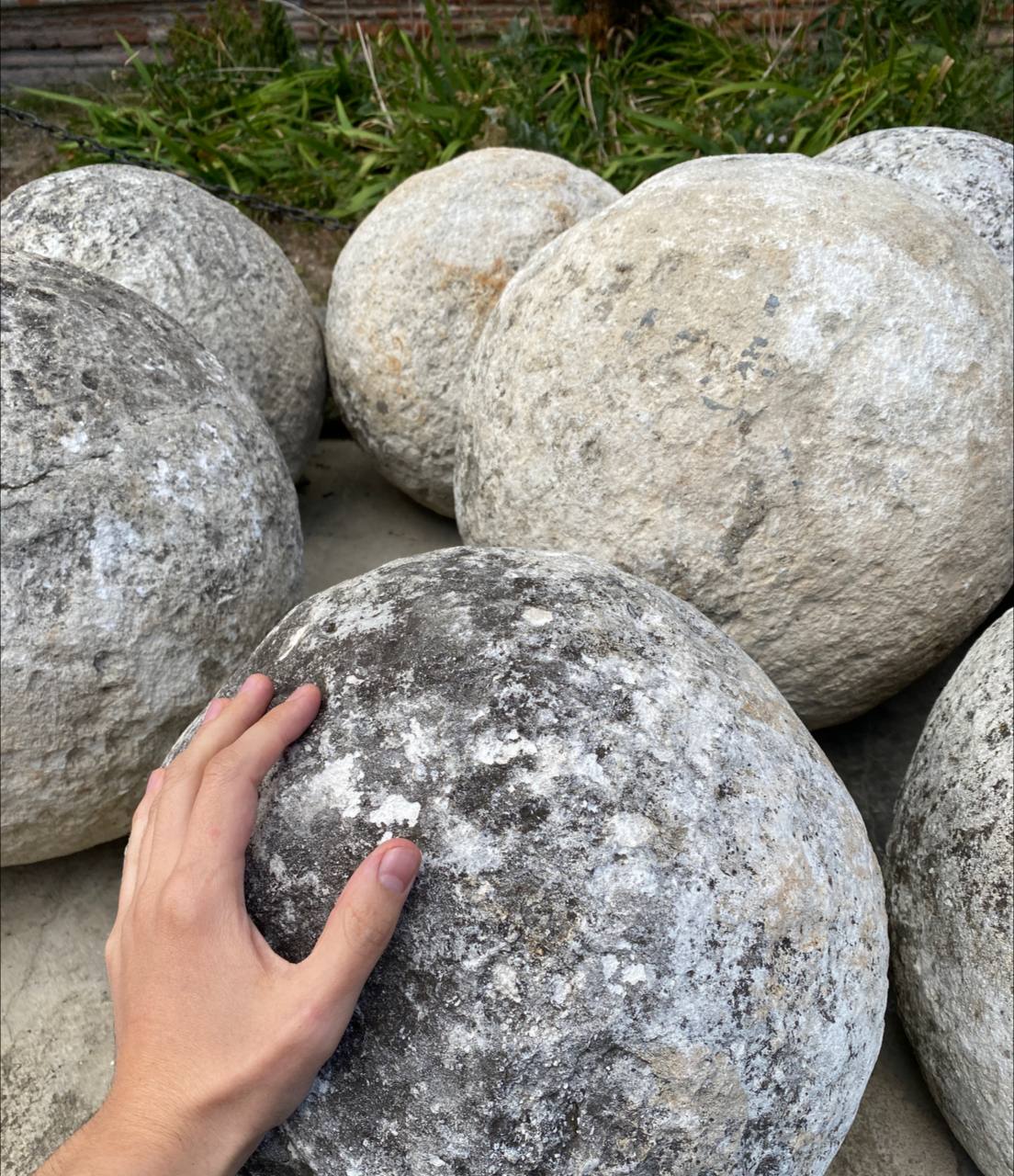 White-stone cannonballs found by the Kosmodemyansky Tower of the Kitay-gorod Wall in 1958