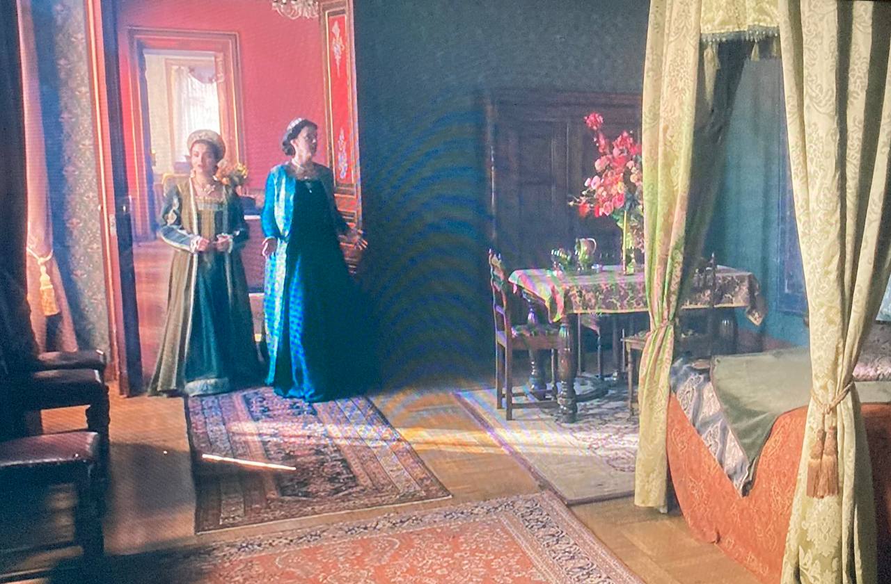 La série Netflix «Sang, sexe et rois» n'est pas mauvaise du tout, mais il faut noter qu'en 1523 les Tudors n'avaient pas, et ne pouvaient avoir, de tapis d'Orient sur leurs planchers: une telle rareté ne se trouvait que sur les tables
