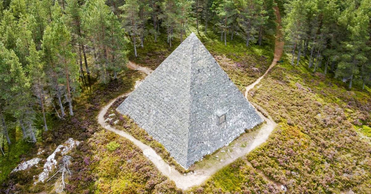 Amid the protected Scottish forests and heather moors of the Cairngorms rises a veritable stone pyramid, 10.6 metres high