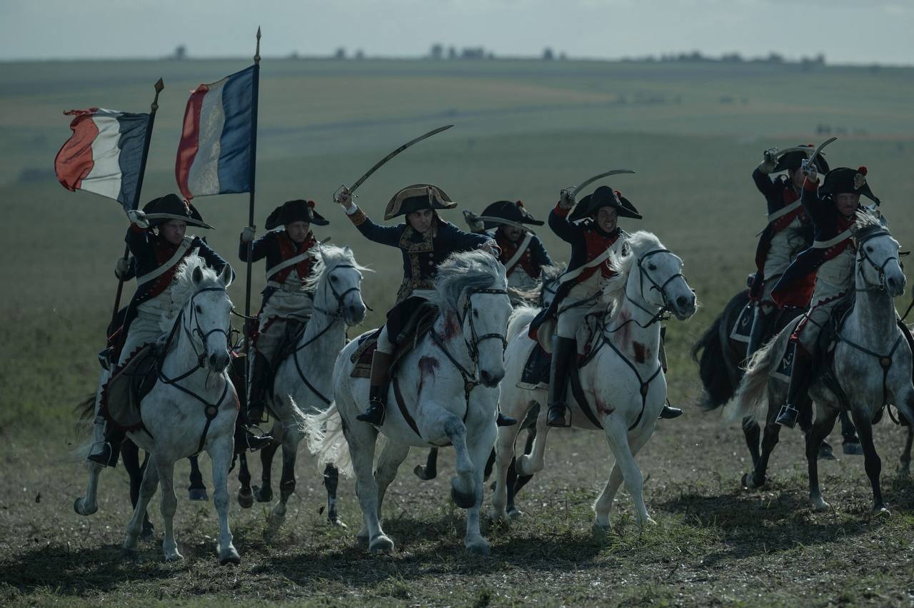 Selon Sony et Apple, l'épopée historique de Ridley Scott « Napoléon », avec Joaquin Phoenix dans le rôle principal, sortira sur les écrans le 22 novembre 2023