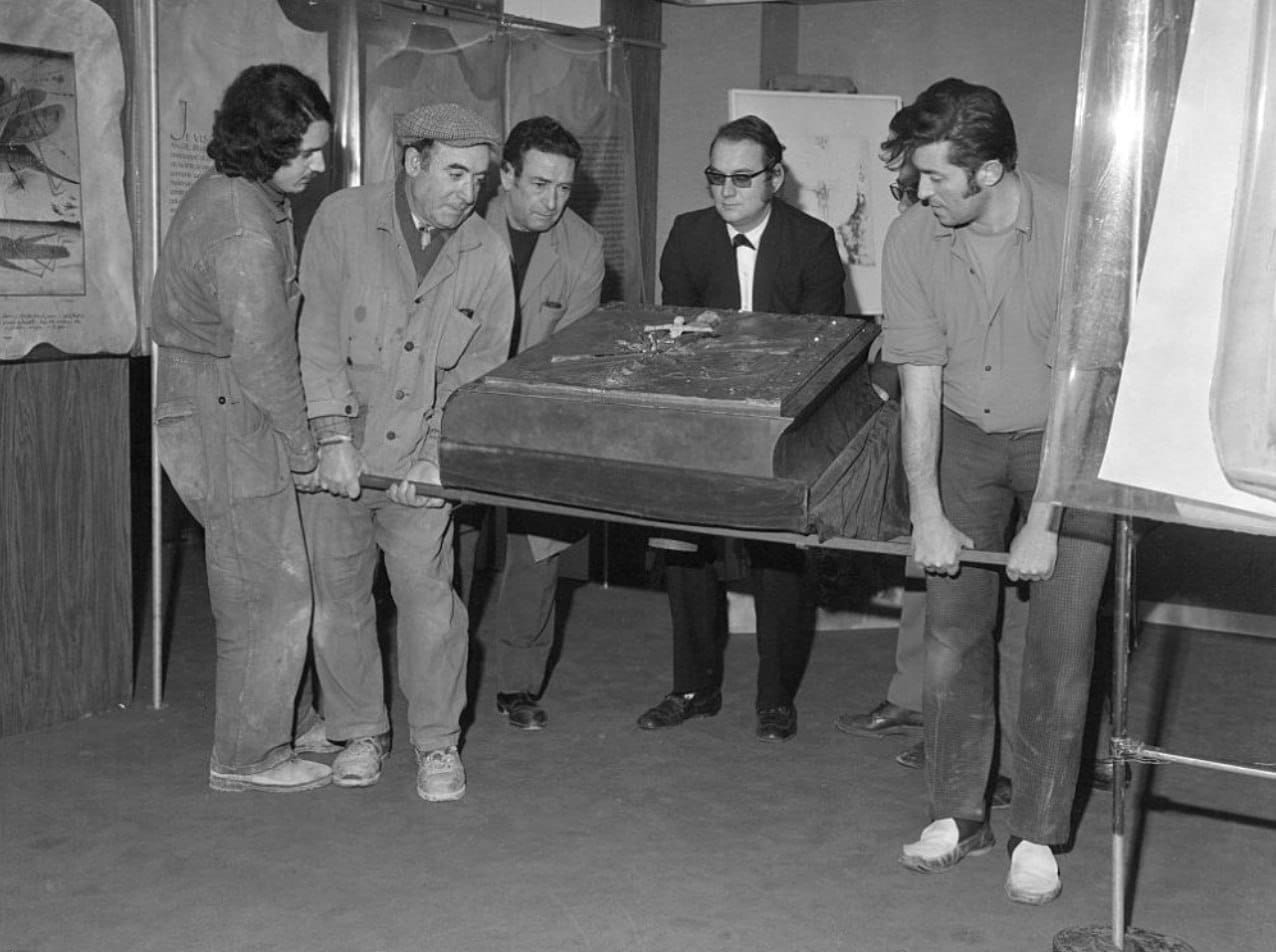 Bronze cover of Salvador Dalí's “Book of the Apocalypse” stolen from museum in Issoire