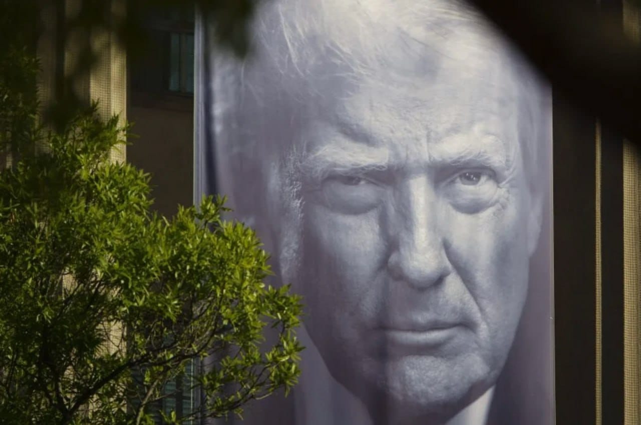 Congressman Raskin proposes Smithsonian exhibition on Trump's propaganda