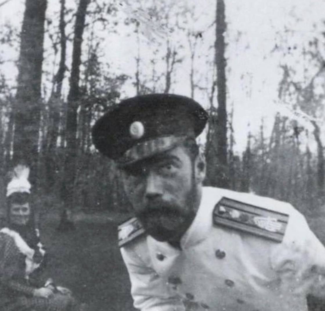 Николай II не представляет
