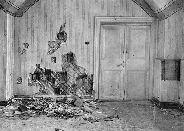 Подвал дома Ипатьева в Екатеринбурге, где в ночь с 16 на 17 июля 1918 года была расстреляна царская семья