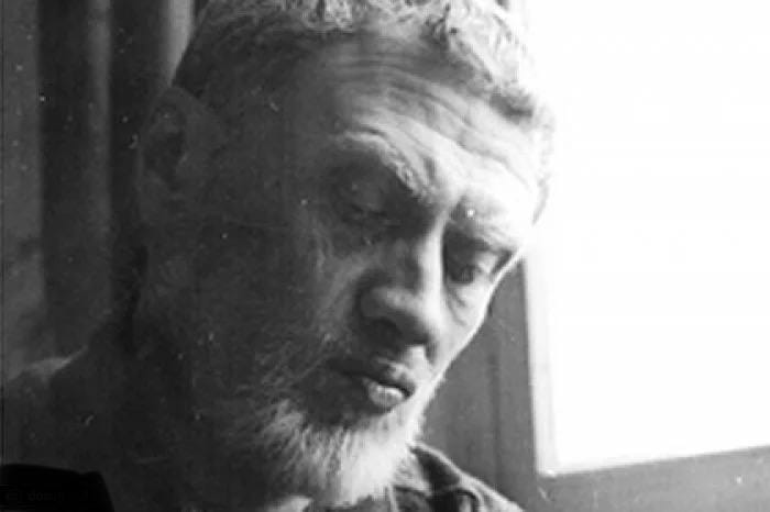 В греко-римском мире равных граждан победу дают возвышенная речь и смех; в мире восточных деспотий - безгласие и слезы
